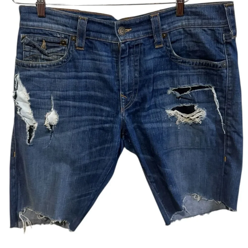True Religion Geno Distressed Denim Shorts 36 Raw Hem Horseshoe Flap Pockets